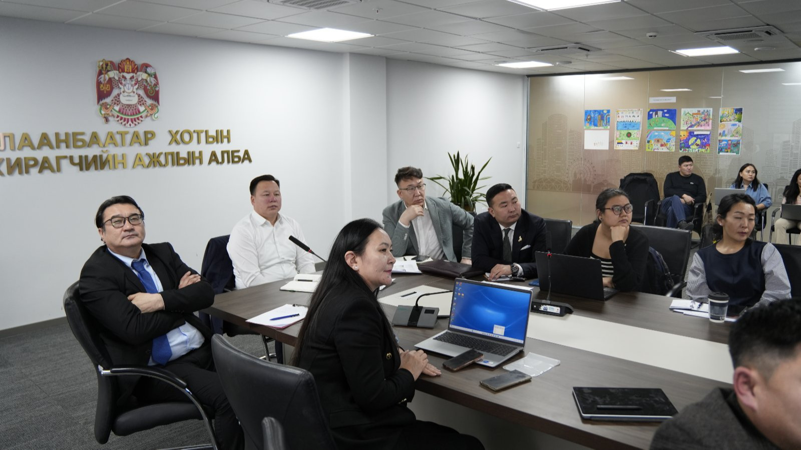 НОГООН БҮС ХАРИУЦСАН ДЭД ХОРОО ХУРАЛДЛАА